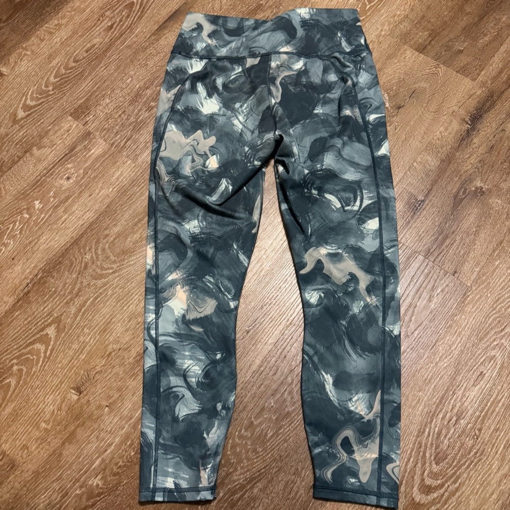 Fabletics Define PowerHold® High-Waisted 7/8 Legging - Picture 4 of 6